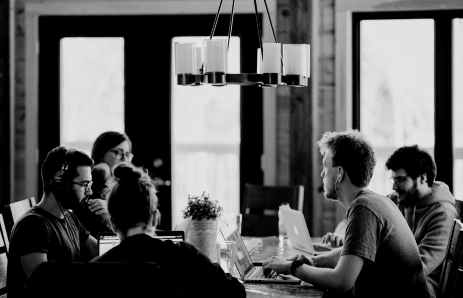 Professional training environment with collaborative learning setup